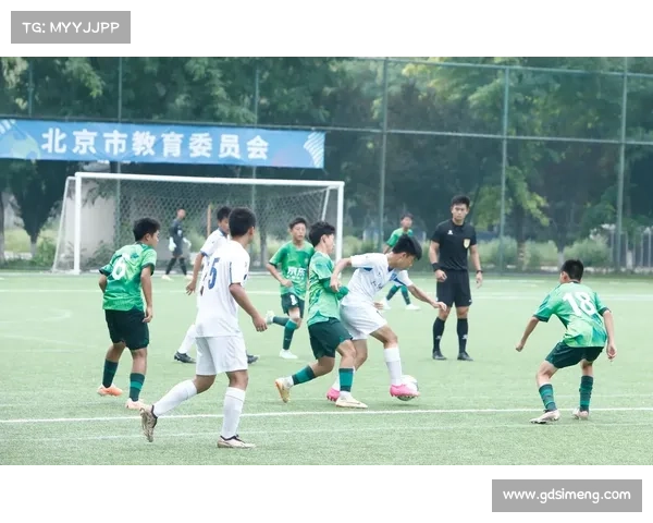 中国足球何时能真正跻身亚洲一流水平成为球迷与专家共同关注的时代命题